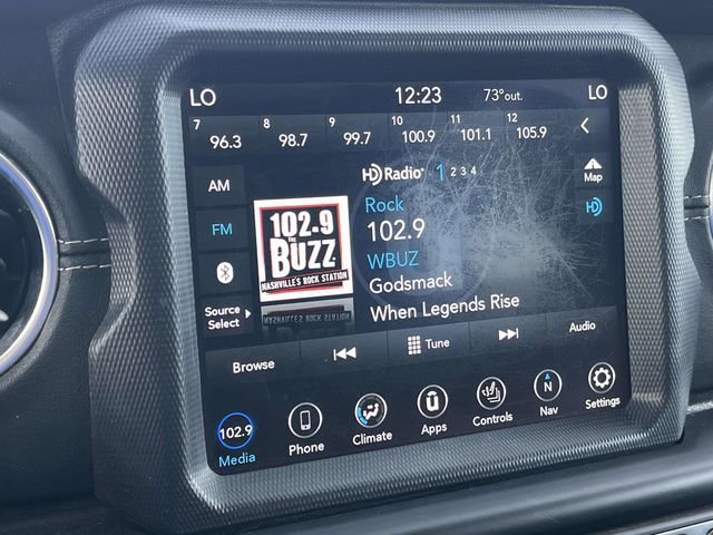 Used 2020 Jeep Wrangler Unlimited Sahara image 28