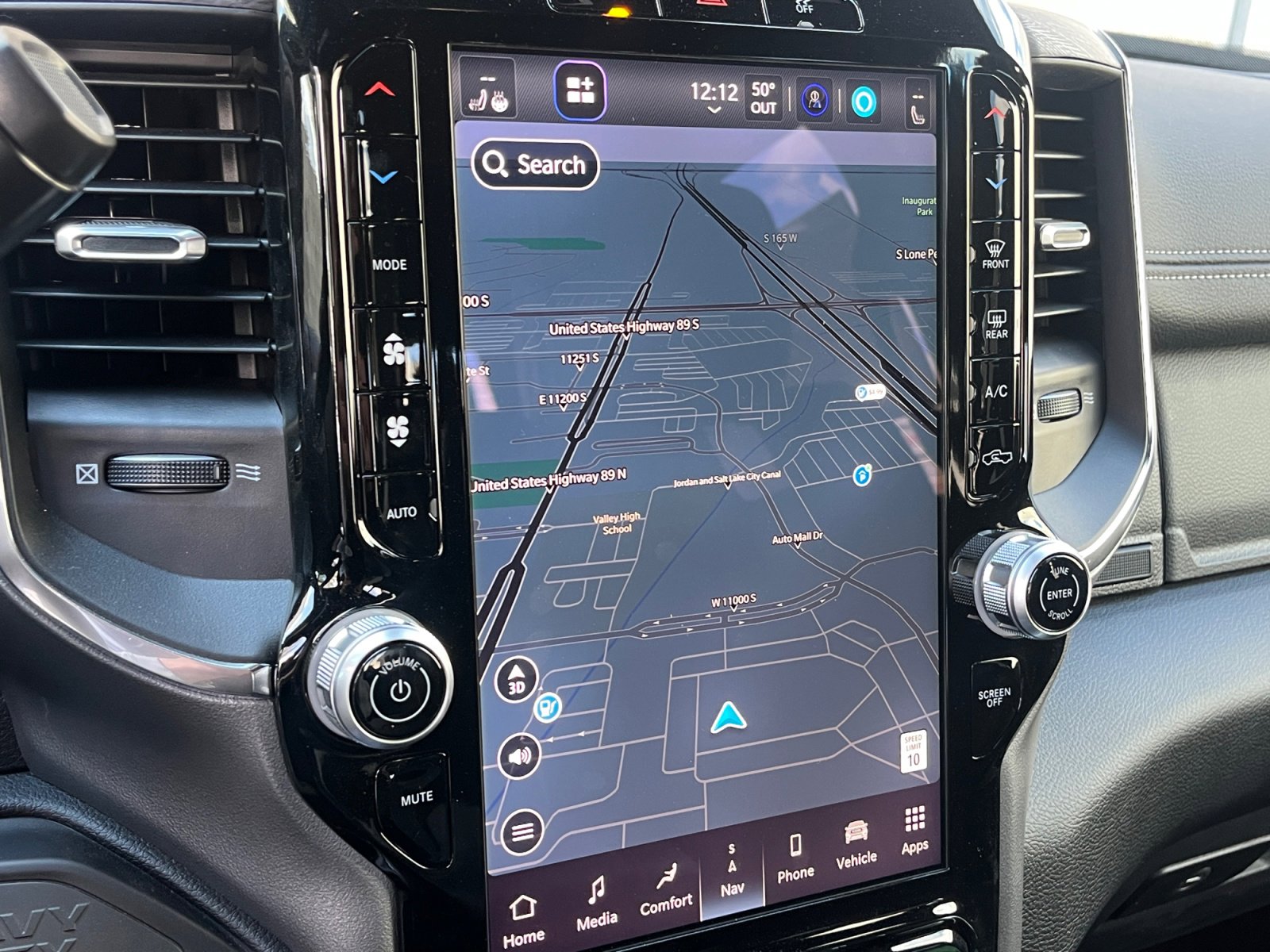 New 2025 RAM 2500 Laramie w/ Night Edition AWD/4WD image 20