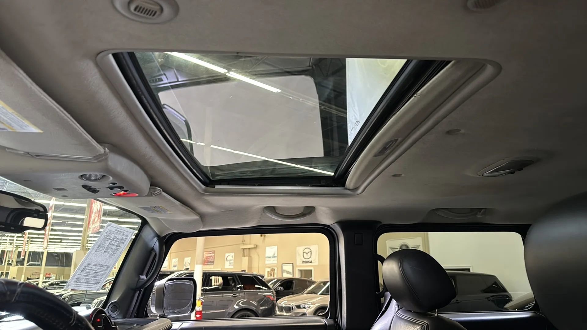 Used 2005 HUMMER H2 w/ Preferred Equipment Group image 13