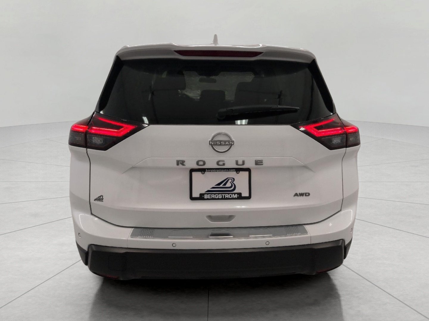 Used 2025 Nissan Rogue SV AWD/4WD image 24