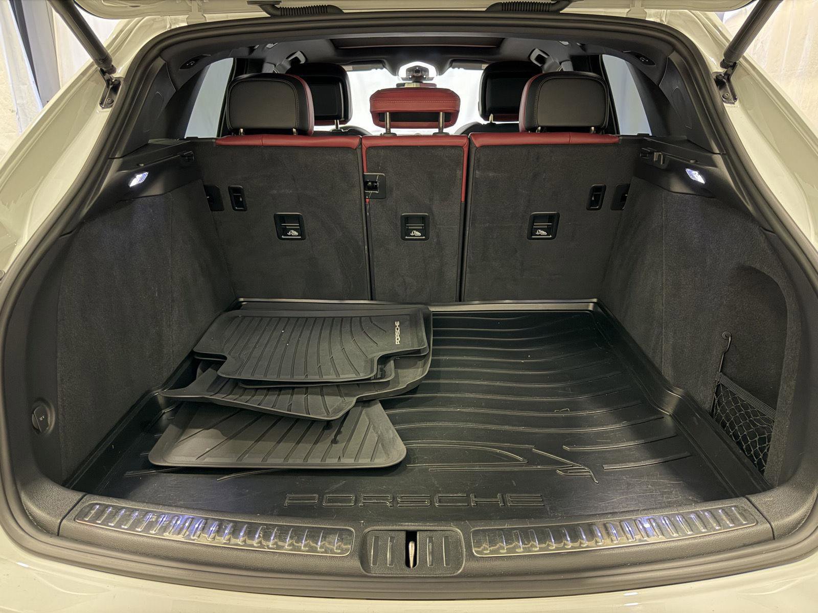 Certified 2023 Porsche Macan S image 28