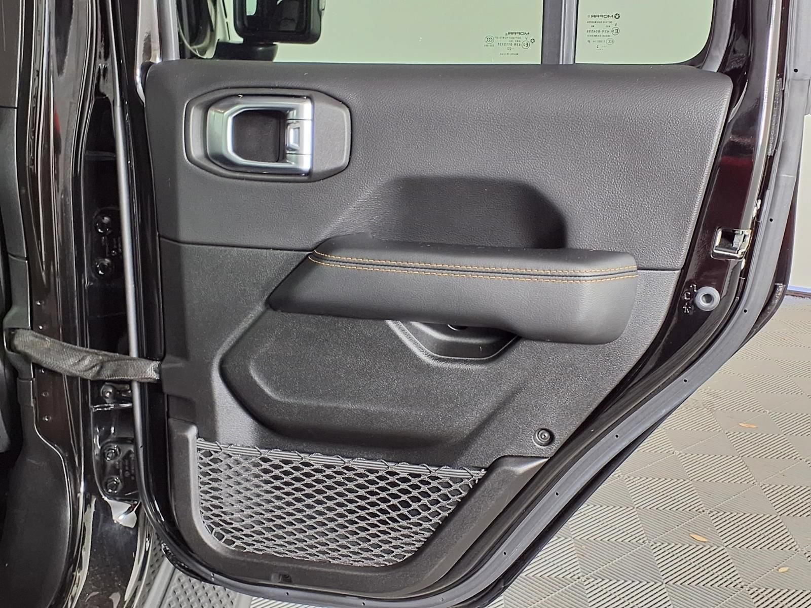 Used 2022 Jeep Gladiator Overland AWD/4WD image 10