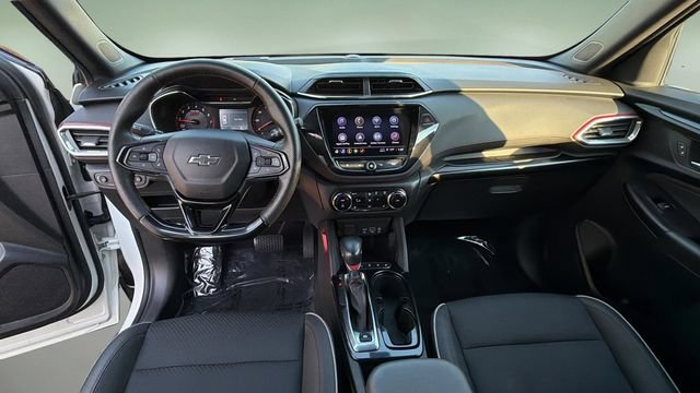 Used 2022 Chevrolet TrailBlazer RS w/ Sun and Liftgate Package FWD image 16