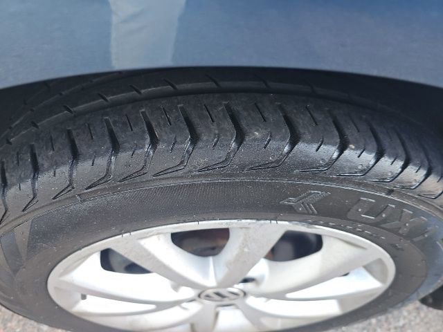 Used 2021 Volkswagen Golf 4-Door FWD image 9