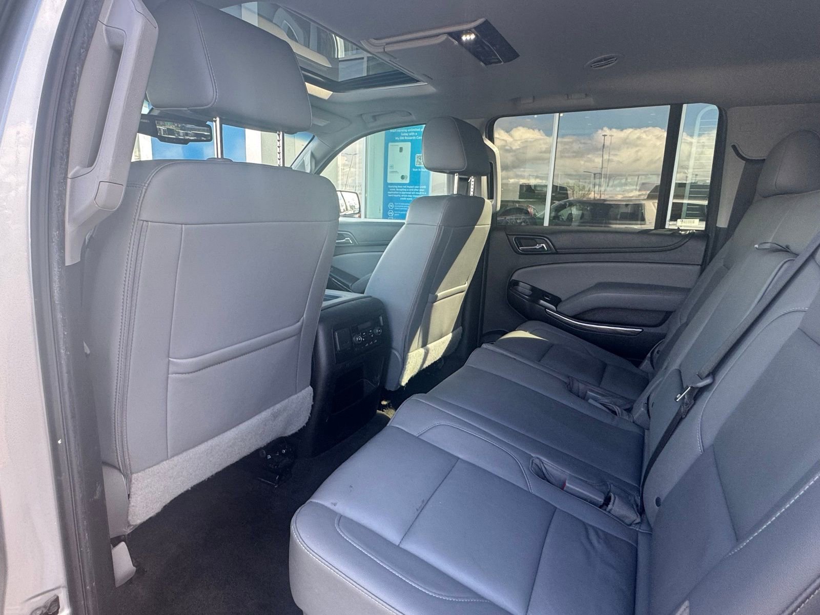 Used 2018 Chevrolet Suburban LT image 26