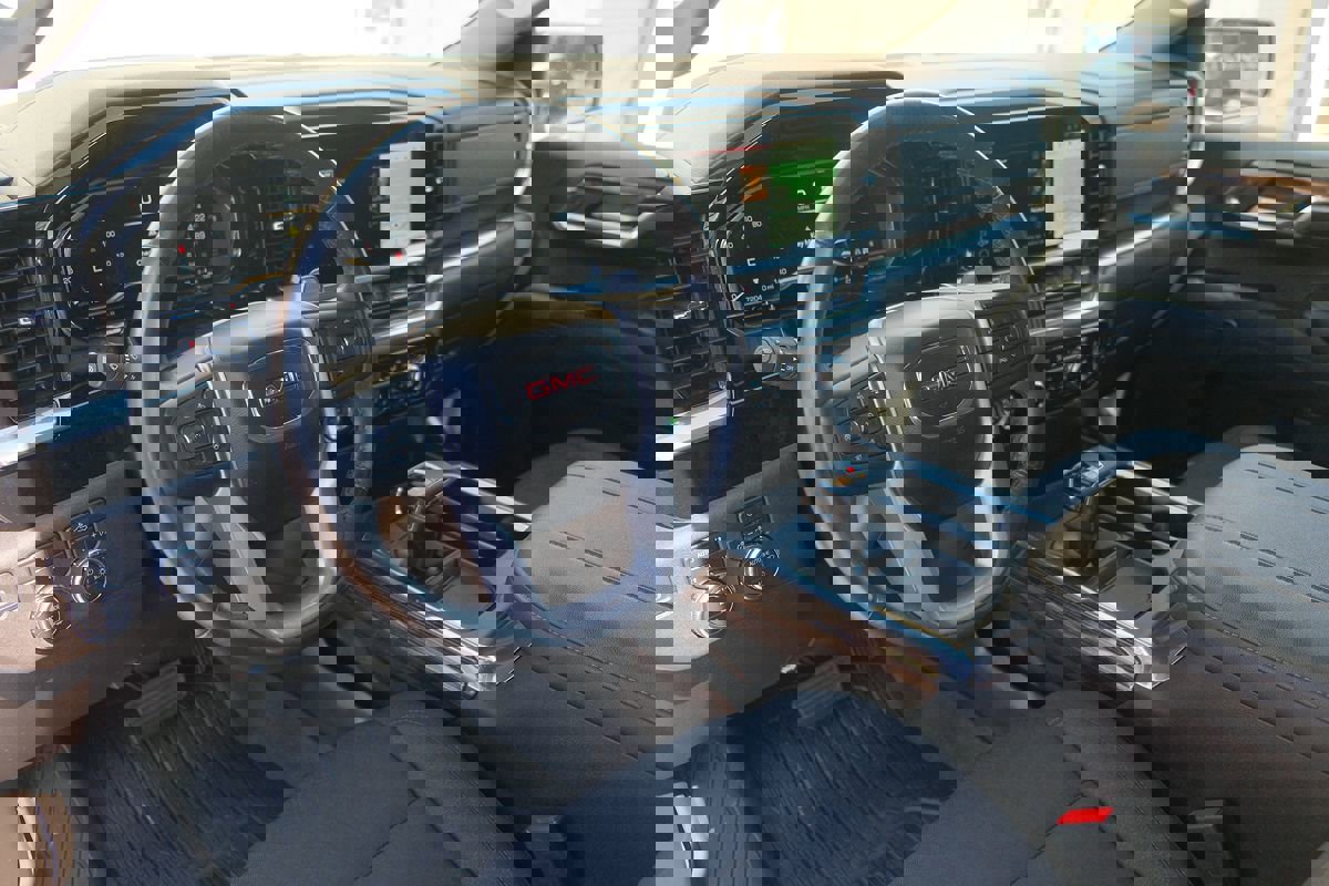 Used 2023 GMC Sierra 1500 Elevation image 13