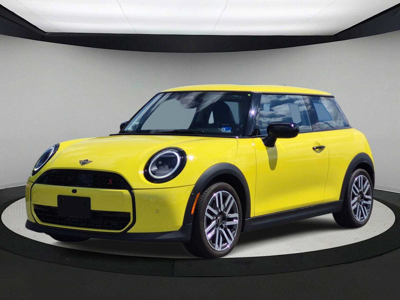 Used 2025 MINI Cooper S FWD image 4