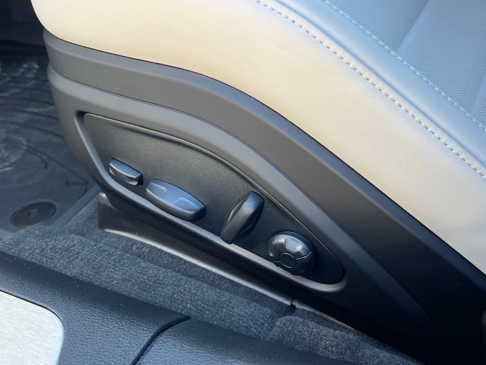 New 2026 Porsche Panamera 4 image 32