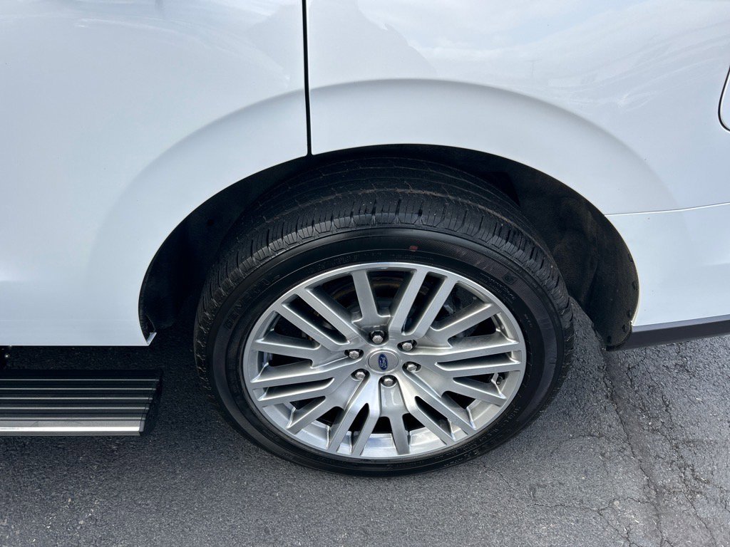 Used 2023 Ford Expedition Limited image 39