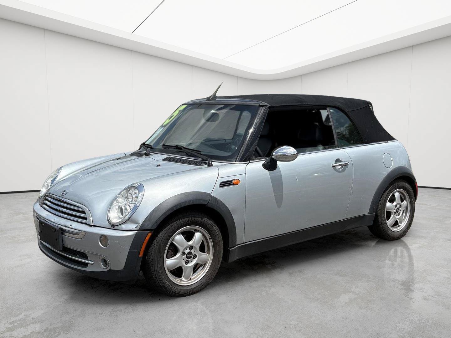 Used 2005 MINI Cooper Convertible FWD image 3