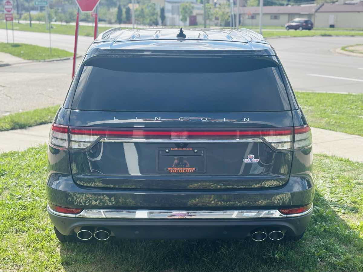 Used 2024 Lincoln Aviator Reserve w/ Equipment Group 201A AWD/4WD image 9