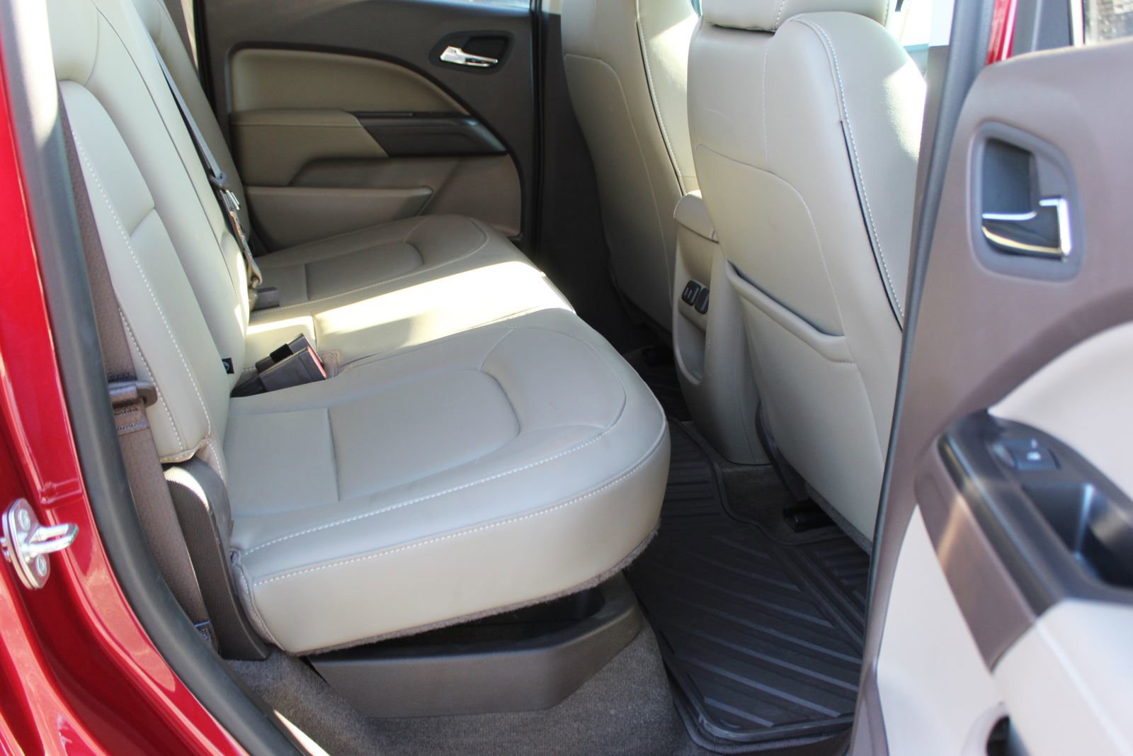 Used 2017 GMC Canyon SLT w/ Driver Alert Package image 17