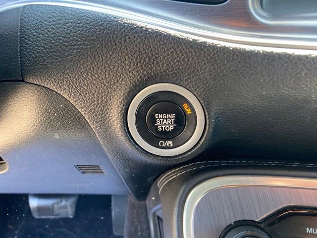 Used 2018 Dodge Challenger SXT RWD image 14