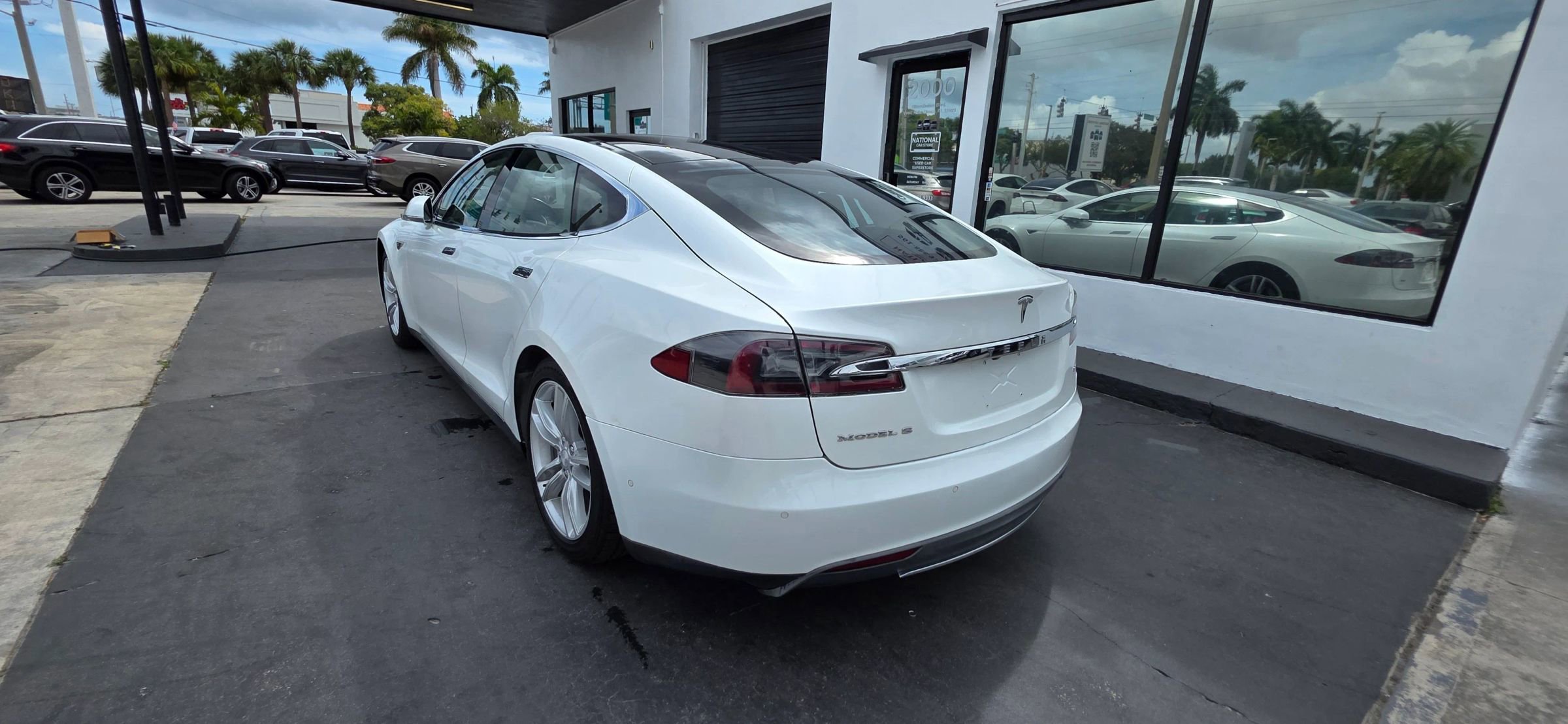 Used 2014 Tesla Model S 85 image 5