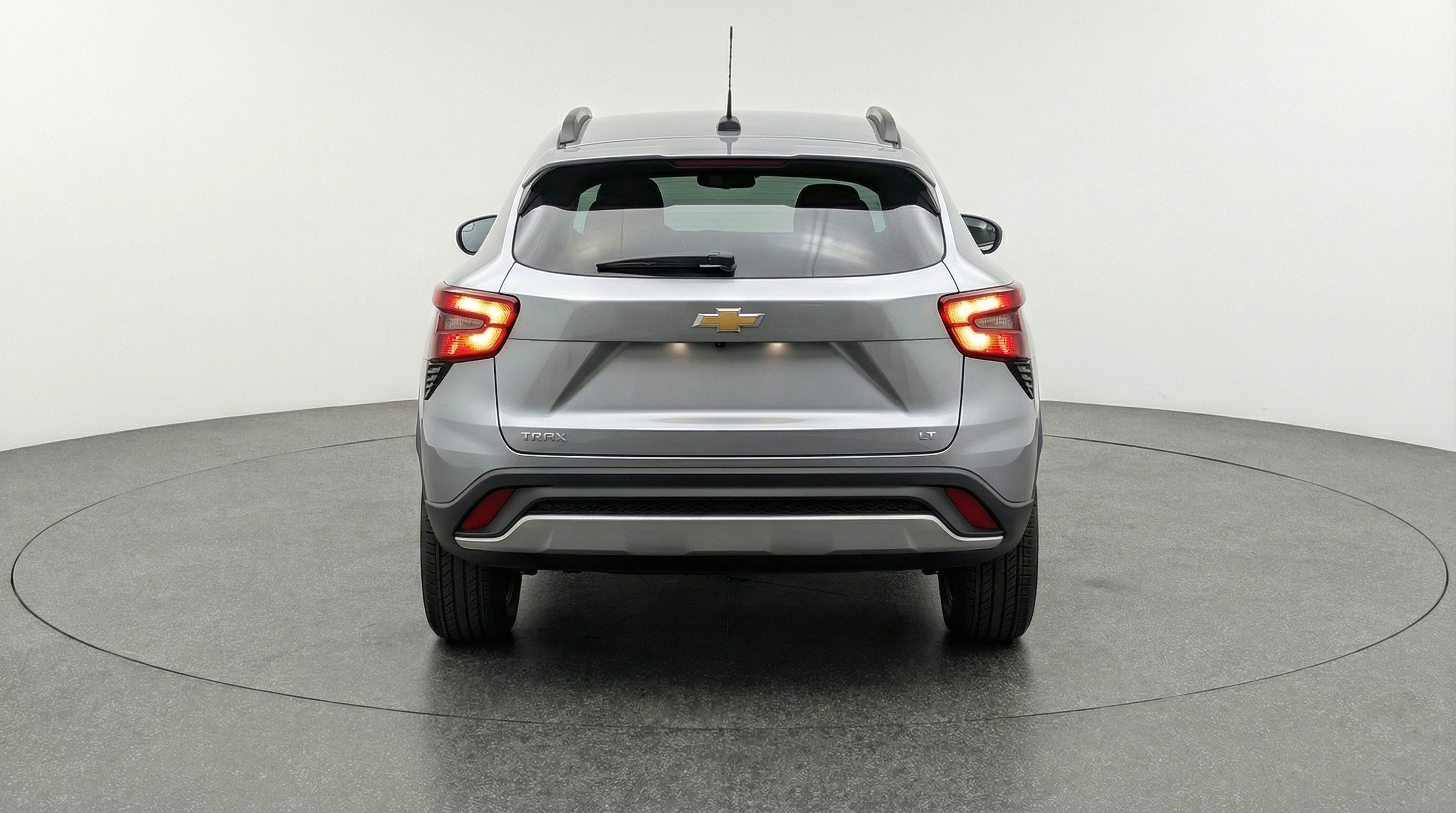 Used 2025 Chevrolet Trax LT FWD image 7