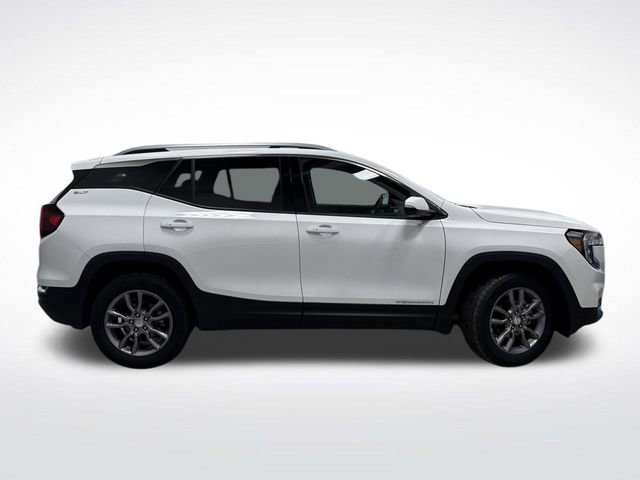 Used 2024 GMC Terrain SLT image 2