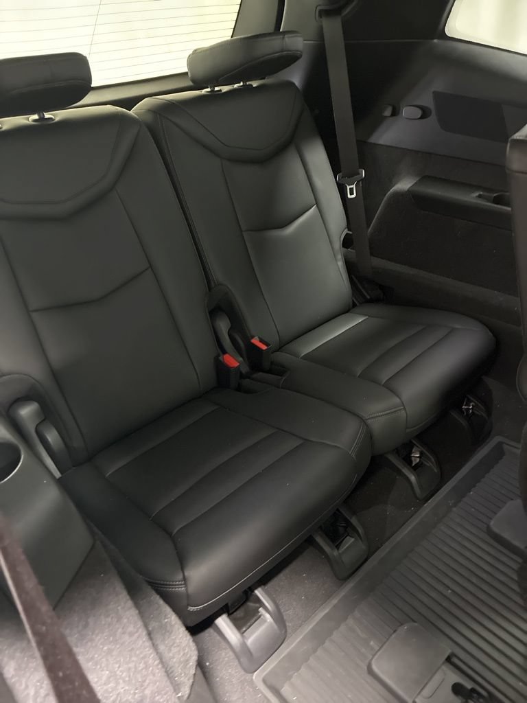 Used 2024 Cadillac XT6 Sport w/ LPO, Floor Liner Package AWD/4WD image 28