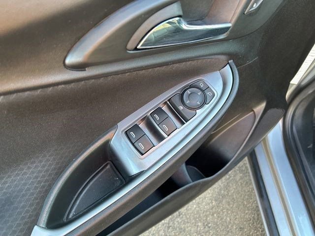 Used 2024 Chevrolet Malibu LT FWD image 12