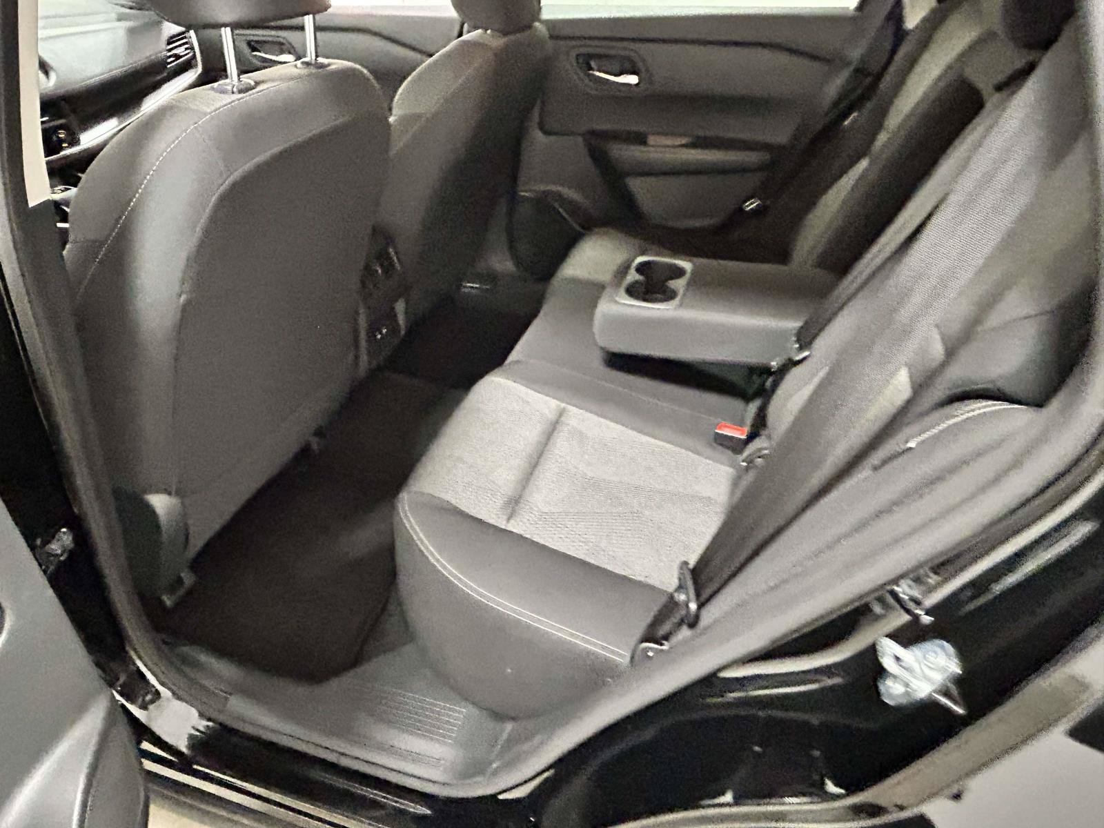 Used 2025 Nissan Rogue SV AWD/4WD image 8