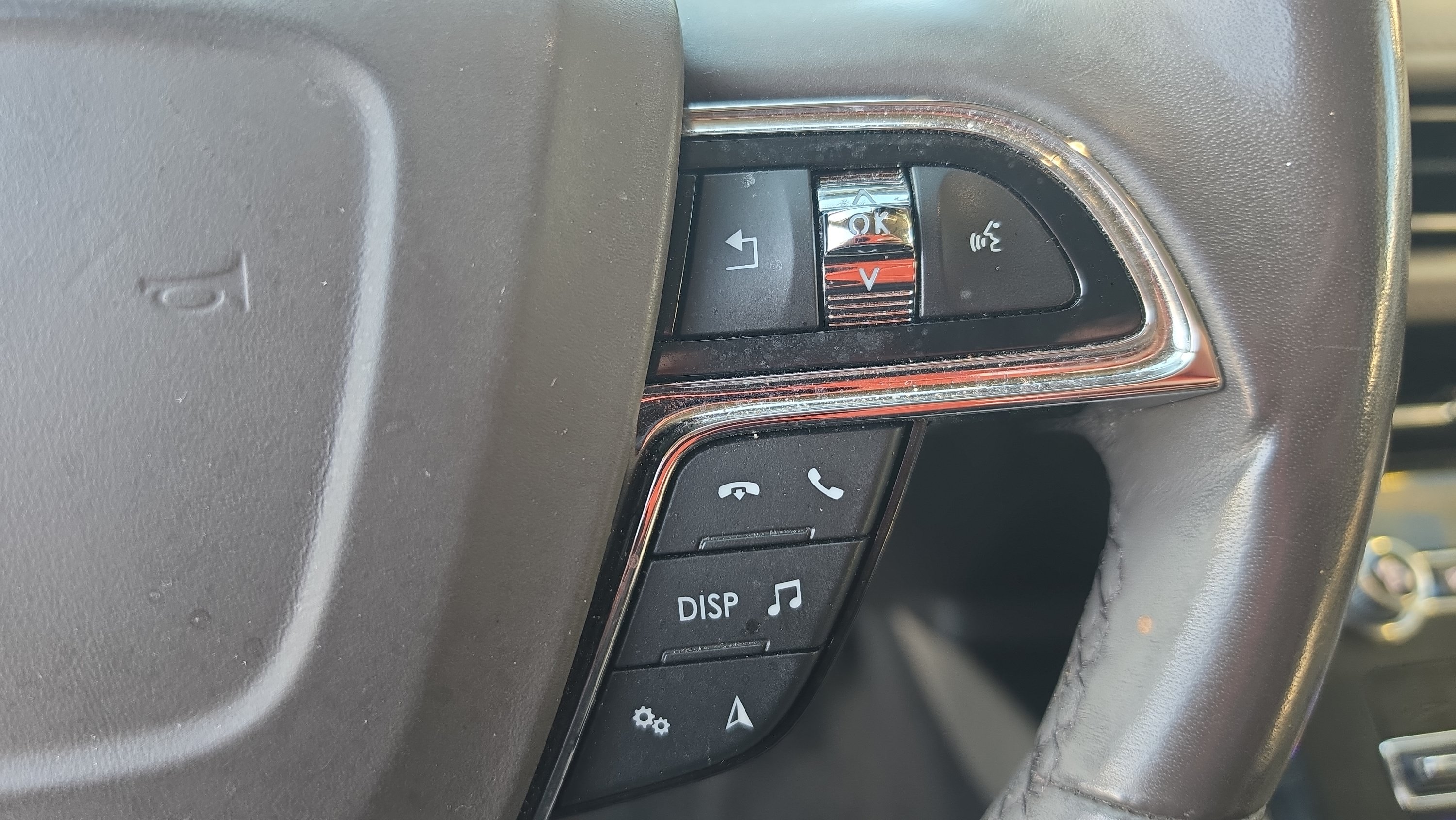 Used 2023 Lincoln Nautilus Reserve FWD image 14