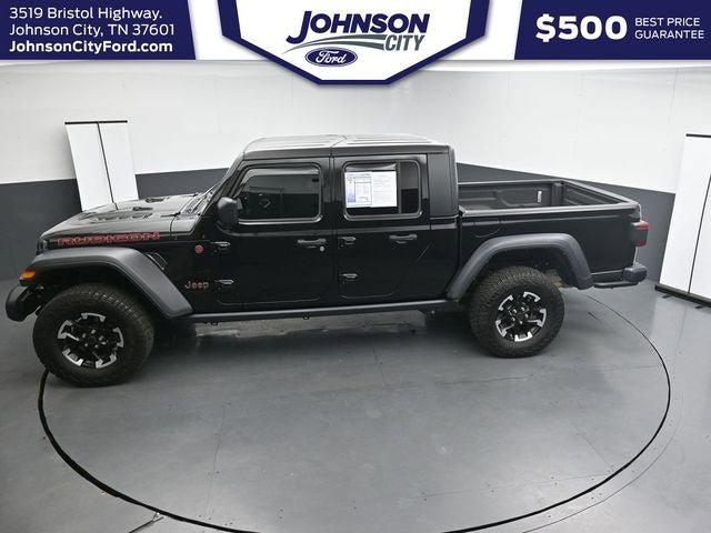 Used 2024 Jeep Gladiator Rubicon w/ Technology Group AWD/4WD image 21
