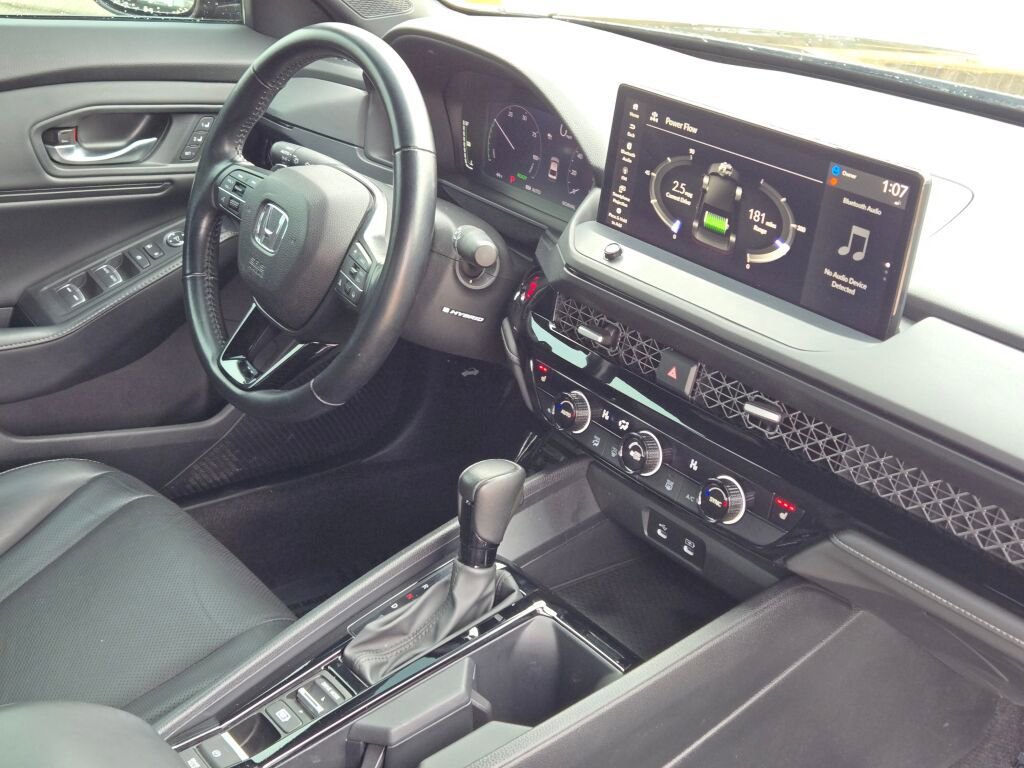 Used 2024 Honda Accord Sport image 7