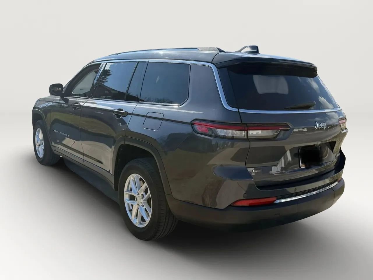 Used 2022 Jeep Grand Cherokee L Laredo w/ Luxury Tech Group I image 4