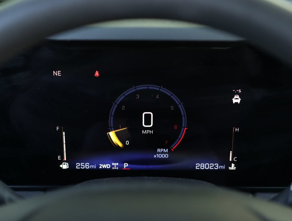 Used 2025 Chevrolet TrailBlazer LT AWD/4WD image 11