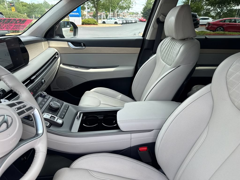 Used 2024 Hyundai Palisade Limited AWD/4WD image 14