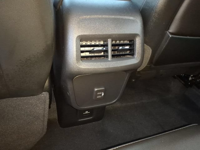 Used 2023 GMC Terrain SLT w/ Infotainment Package II AWD/4WD image 17