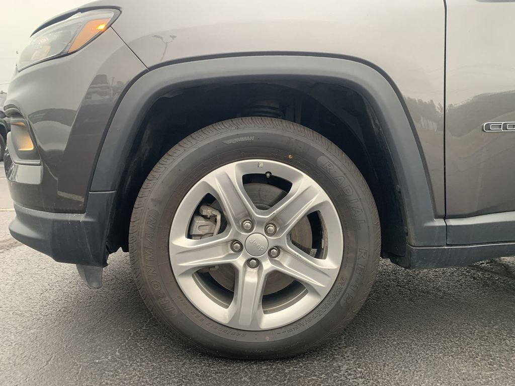 Used 2024 Jeep Compass Latitude image 18