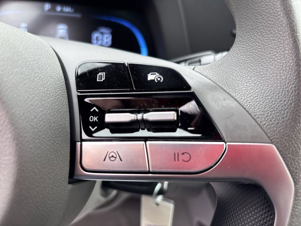 Certified 2024 Hyundai Elantra SE image 28