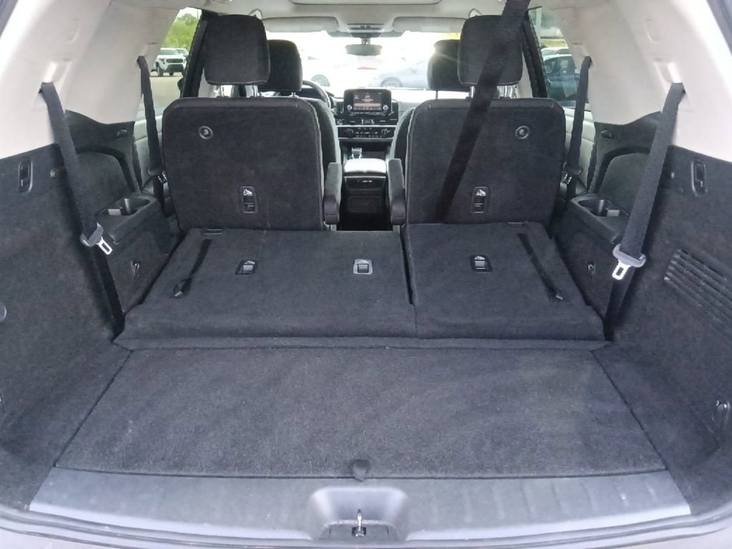 Used 2022 Nissan Pathfinder SV w/ SV Premium Package image 32