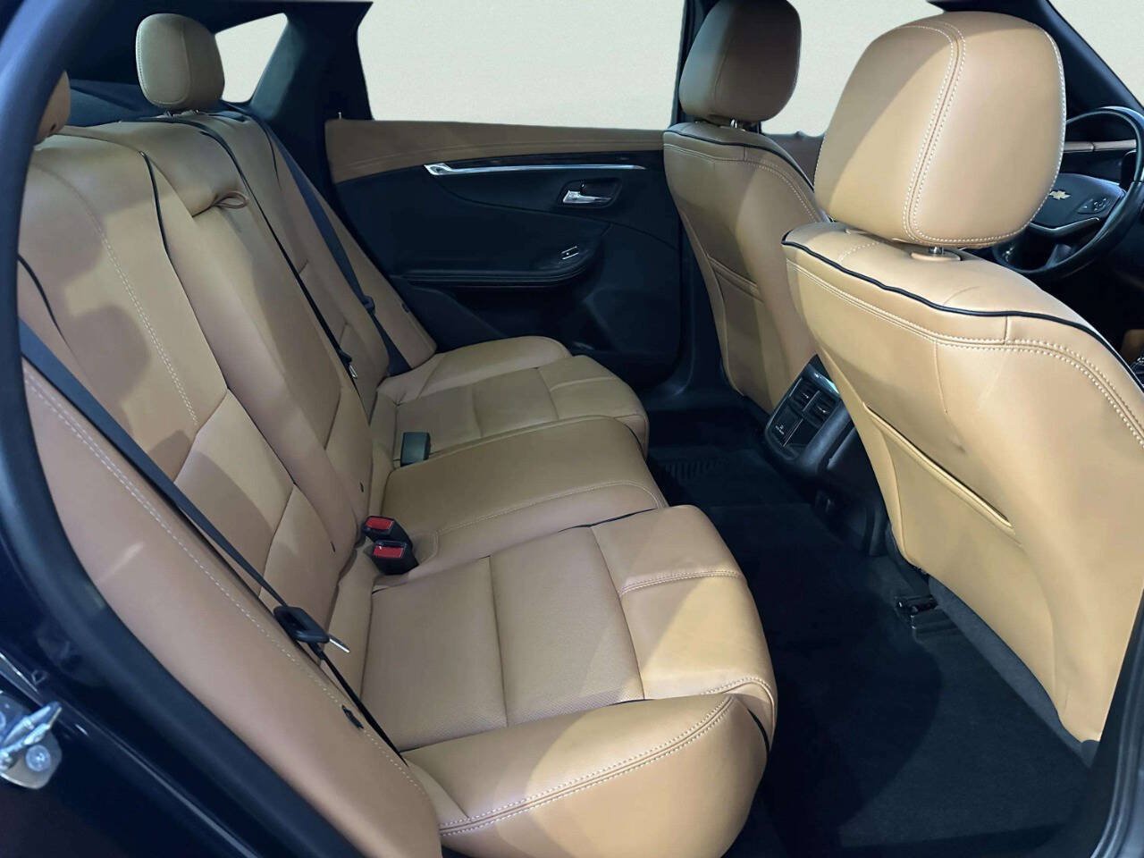 Used 2015 Chevrolet Impala LTZ FWD image 14