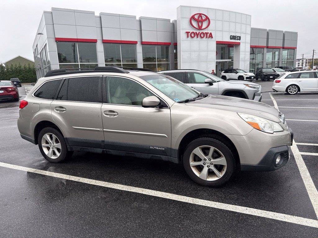 Used 2014 Subaru Outback 2.5i Limited AWD/4WD image 4