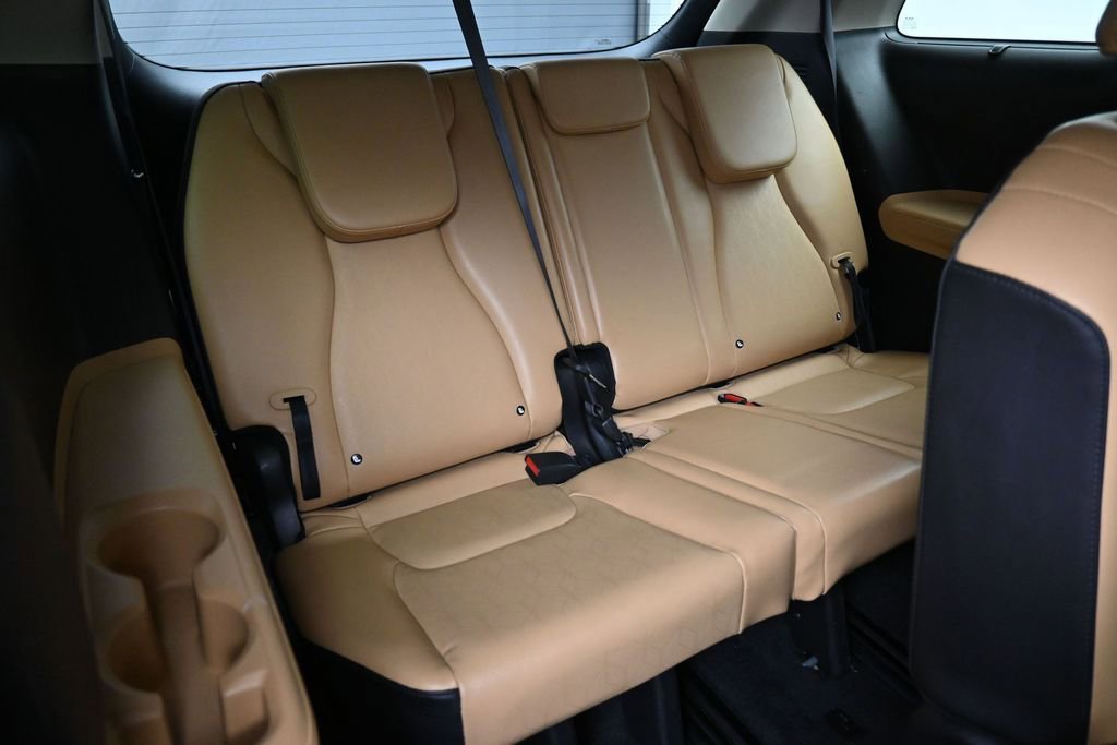 Used 2024 Kia Carnival EX FWD image 24