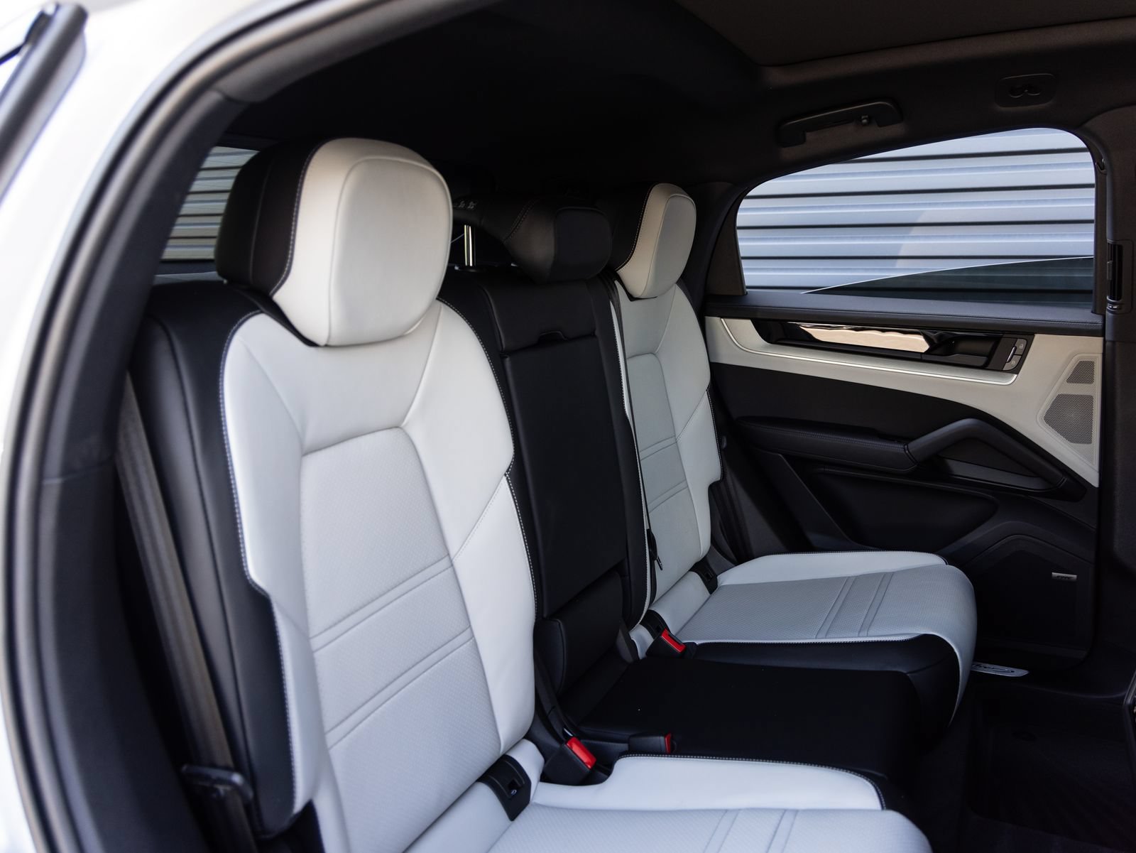 New 2026 Porsche Cayenne Coupe AWD/4WD image 31