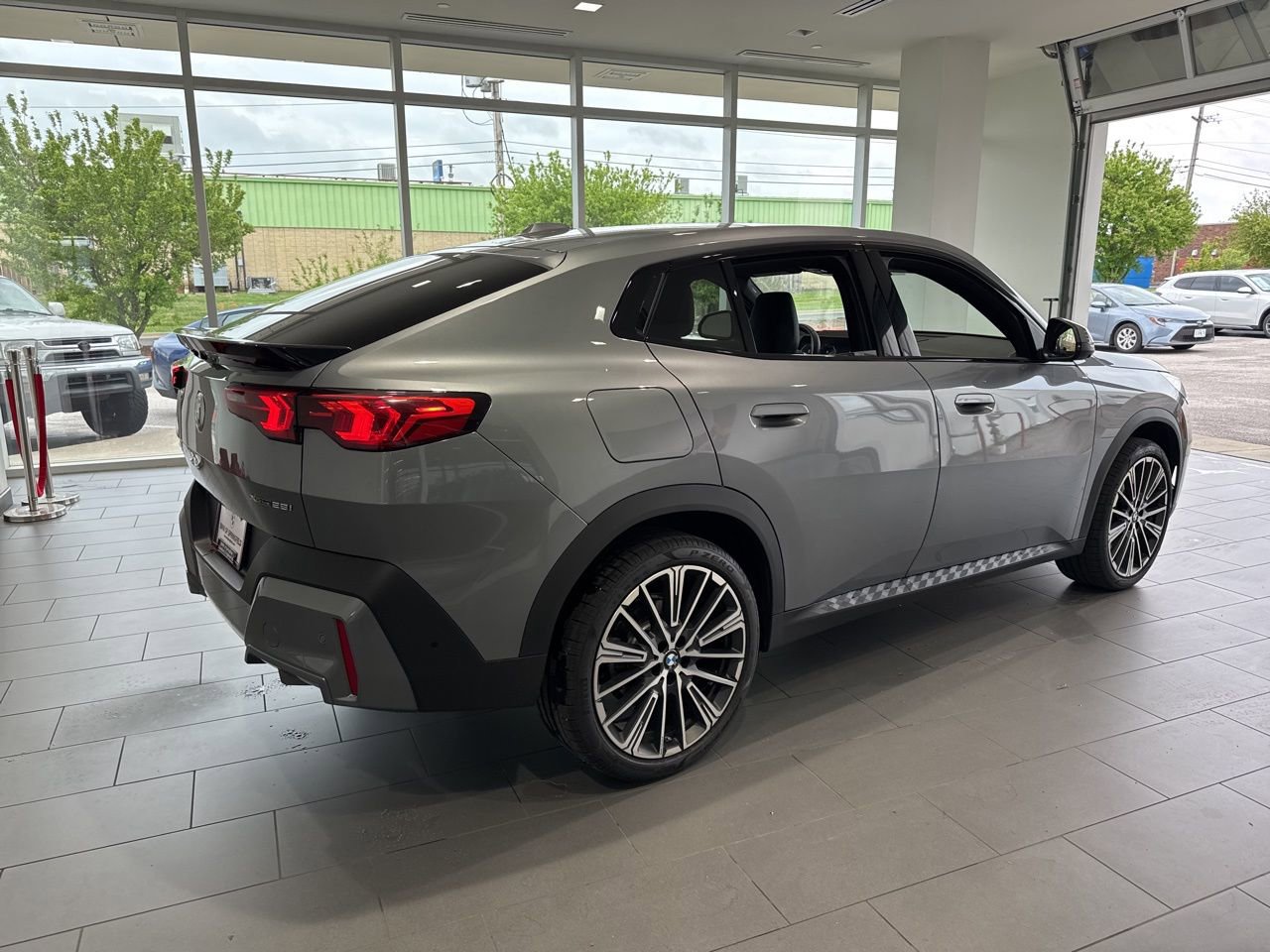 Used 2025 BMW X2 xDrive28i w/ Technology Package image 8