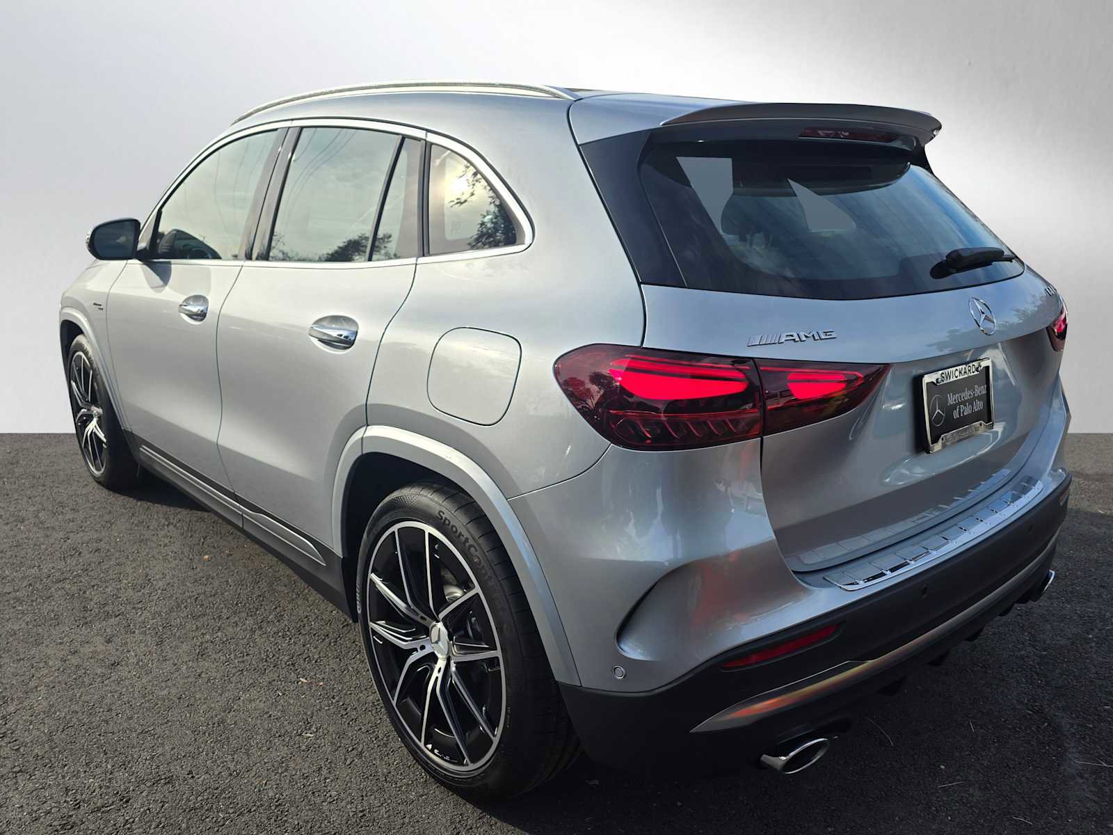 New 2026 Mercedes-Benz GLA 35 AMG 4MATIC image 5