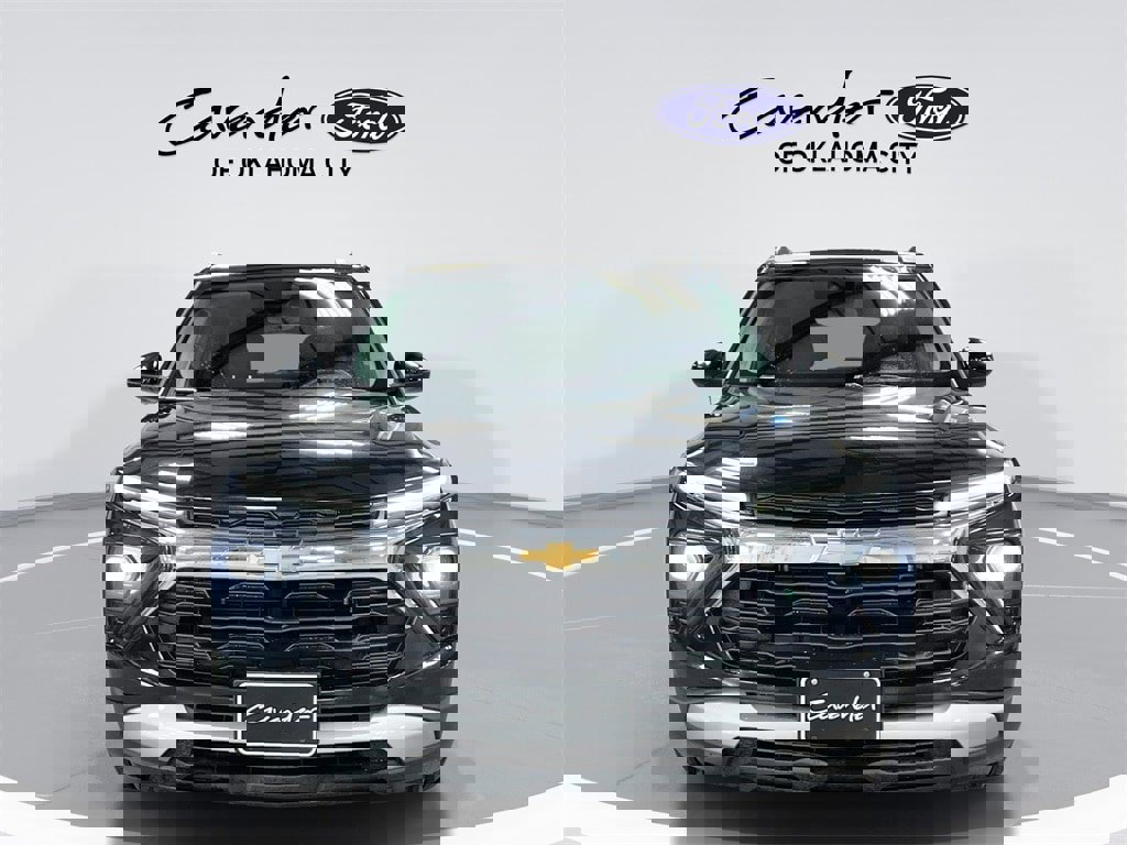 Used 2024 Chevrolet TrailBlazer LT image 3