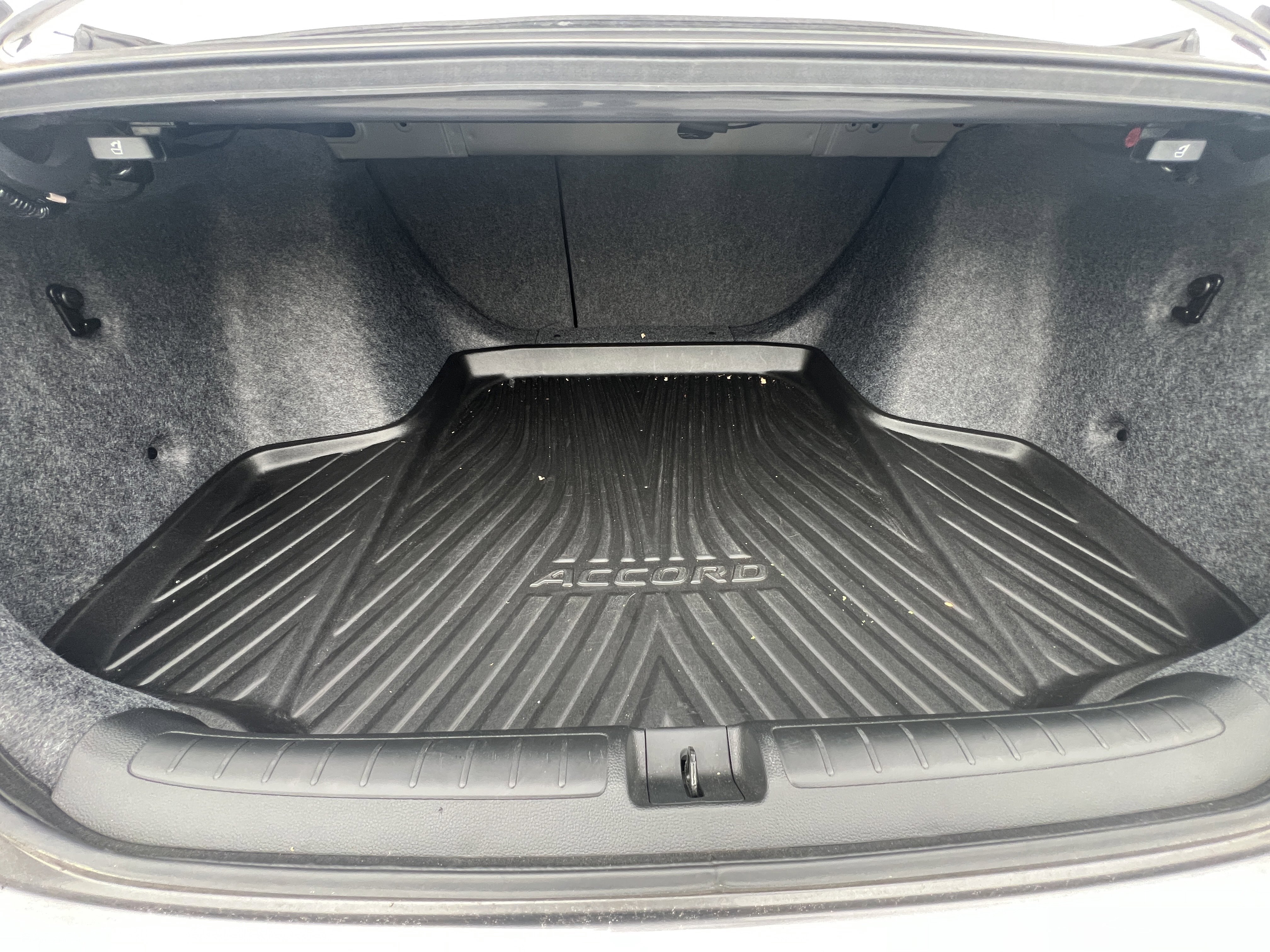 Used 2019 Honda Accord Sport image 32