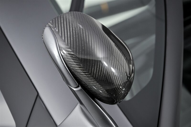Used 2019 McLaren Senna RWD image 11
