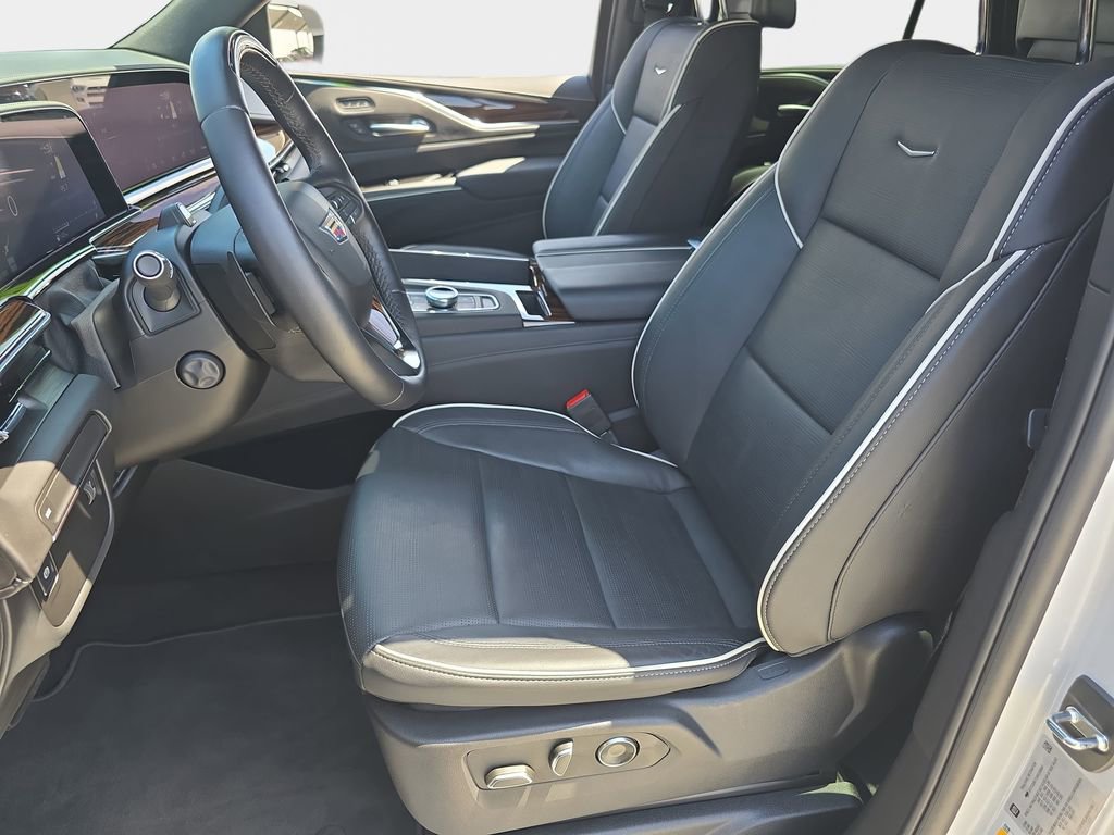 Used 2024 Cadillac Escalade Premium Luxury RWD image 20