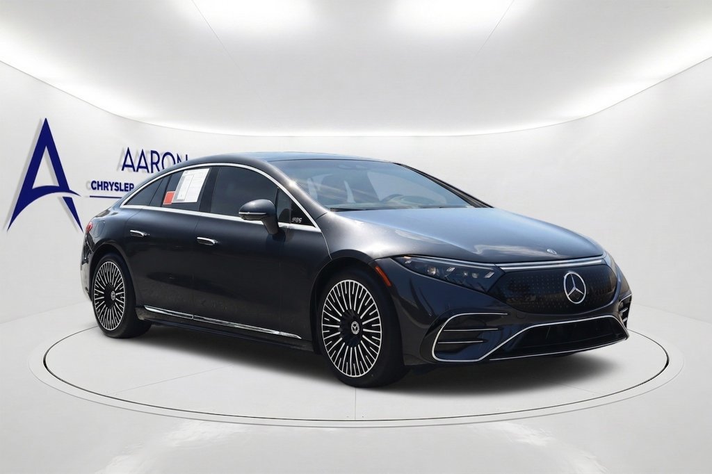 Used 2023 Mercedes-Benz EQS 580 4MATIC Sedan image 3