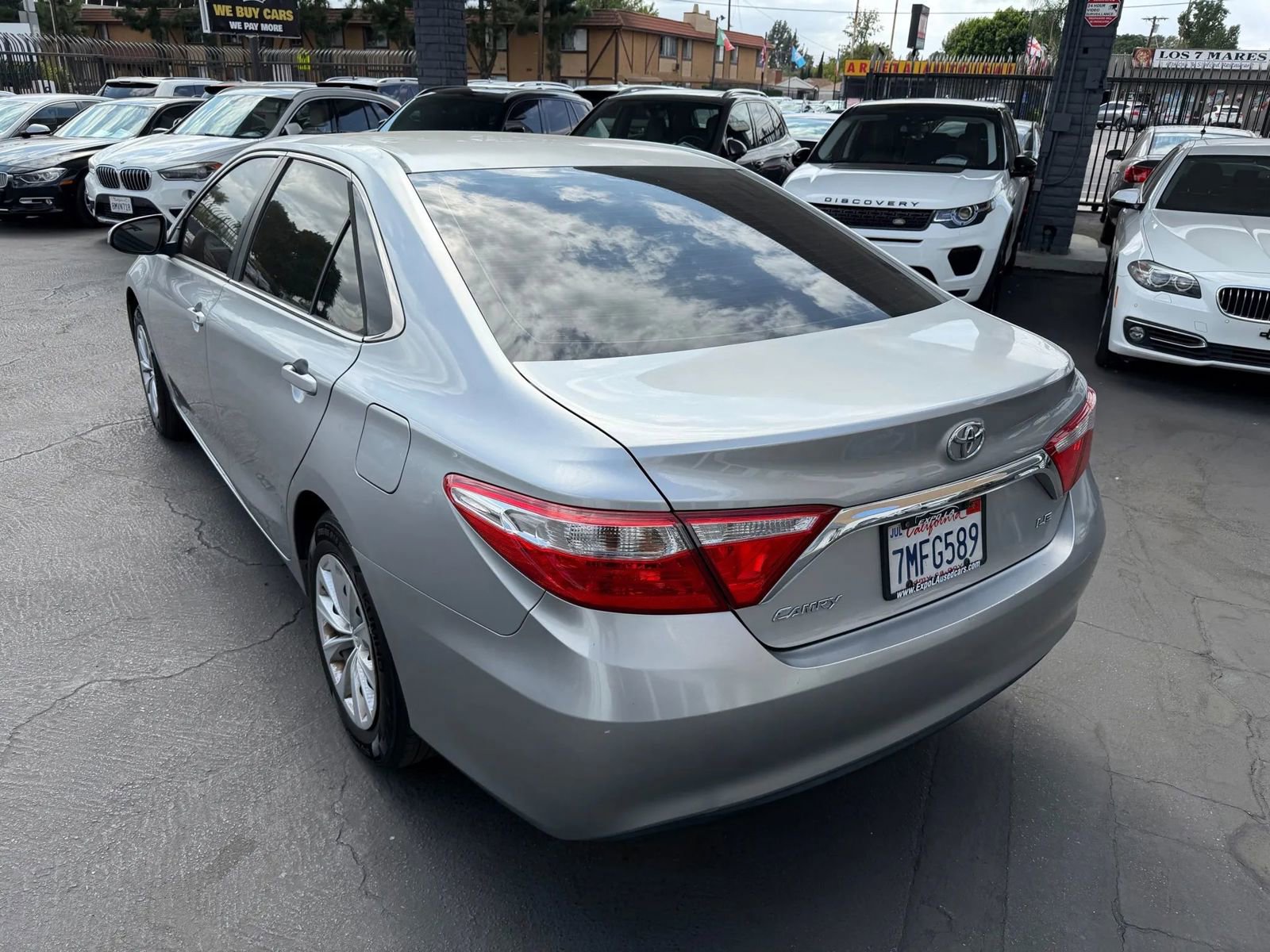 Used 2015 Toyota Camry LE FWD image 16