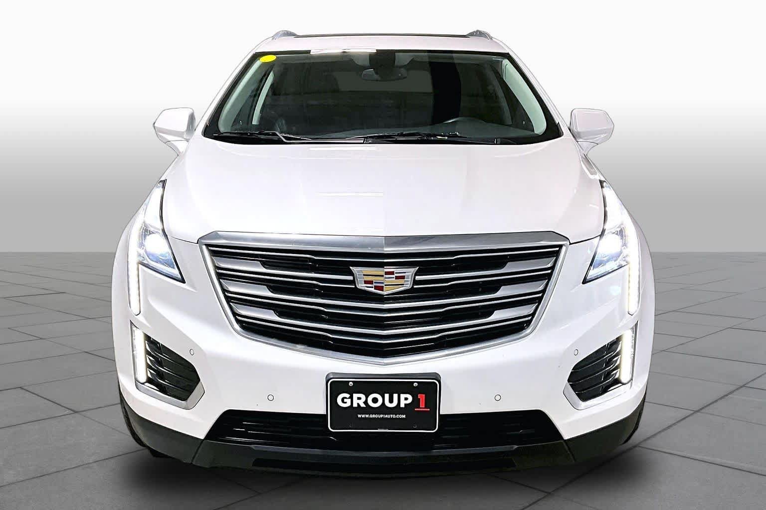 Used 2017 Cadillac XT5 Luxury AWD/4WD image 4