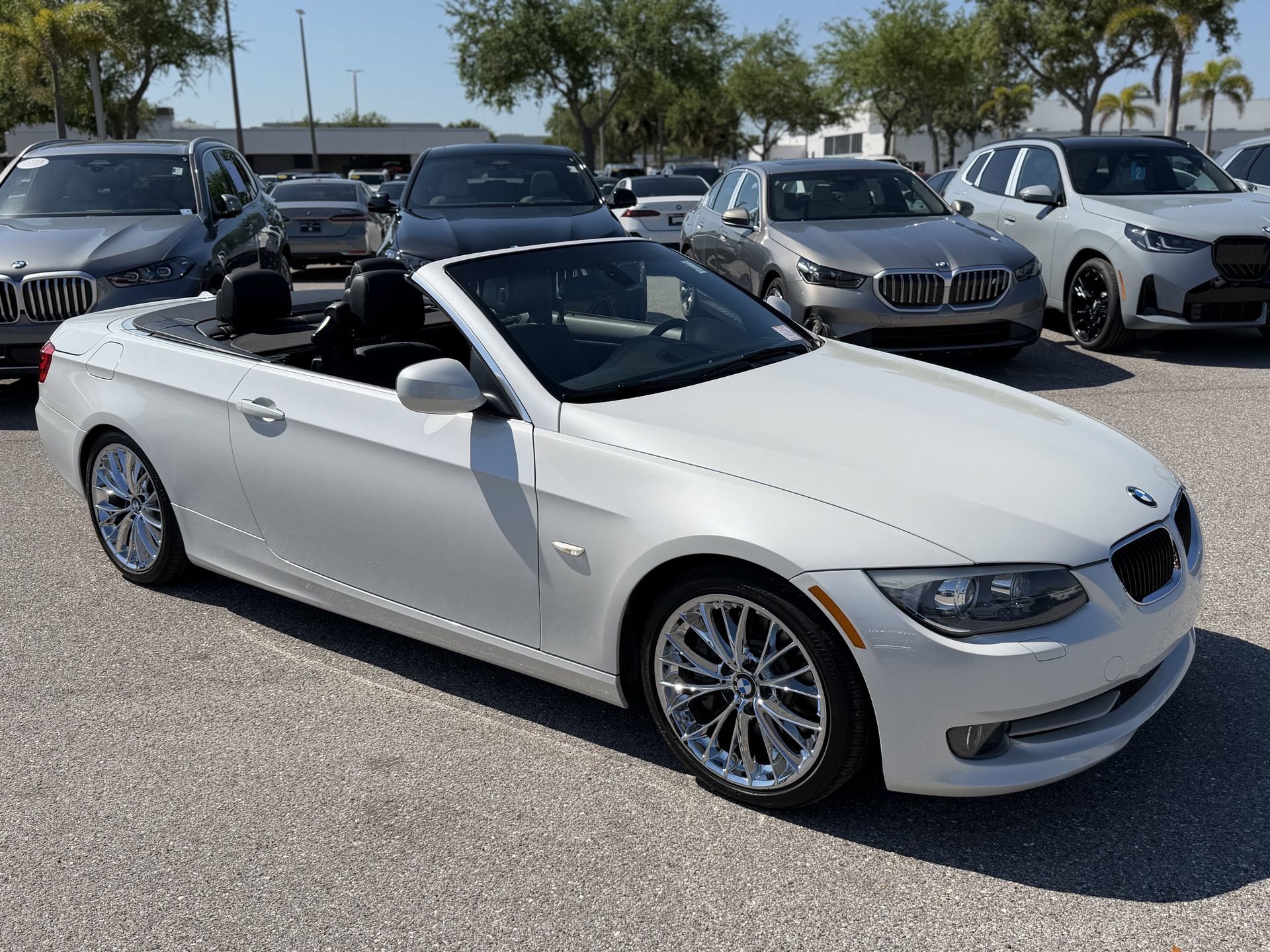 Used 2011 BMW 335i Convertible image 31
