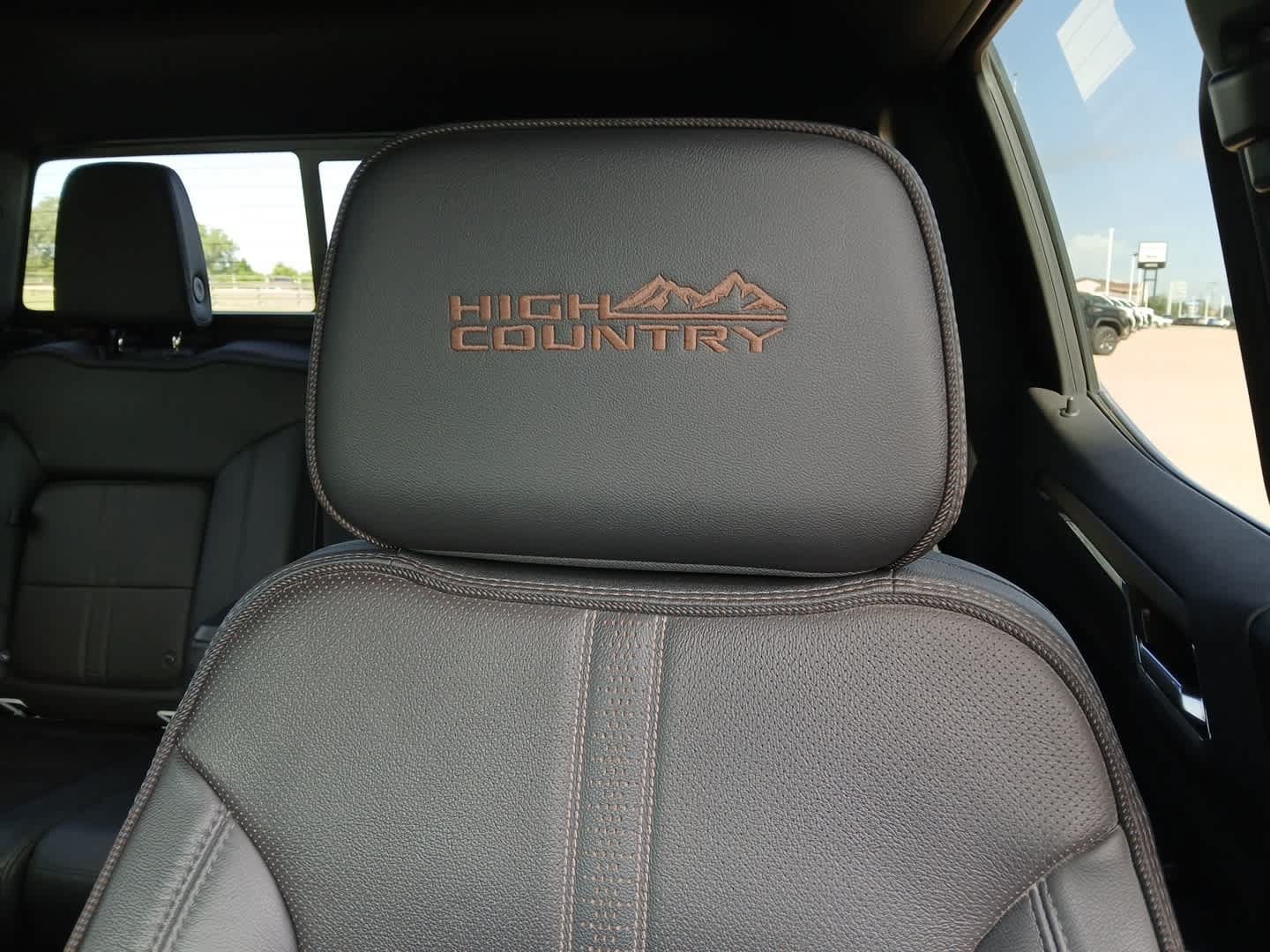 Used 2023 Chevrolet Silverado 1500 High Country w/ High Country Premium Package AWD/4WD image 18