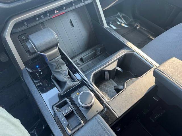 Used 2022 Toyota Tundra SR5 w/ SR5 Convenience Package AWD/4WD image 27
