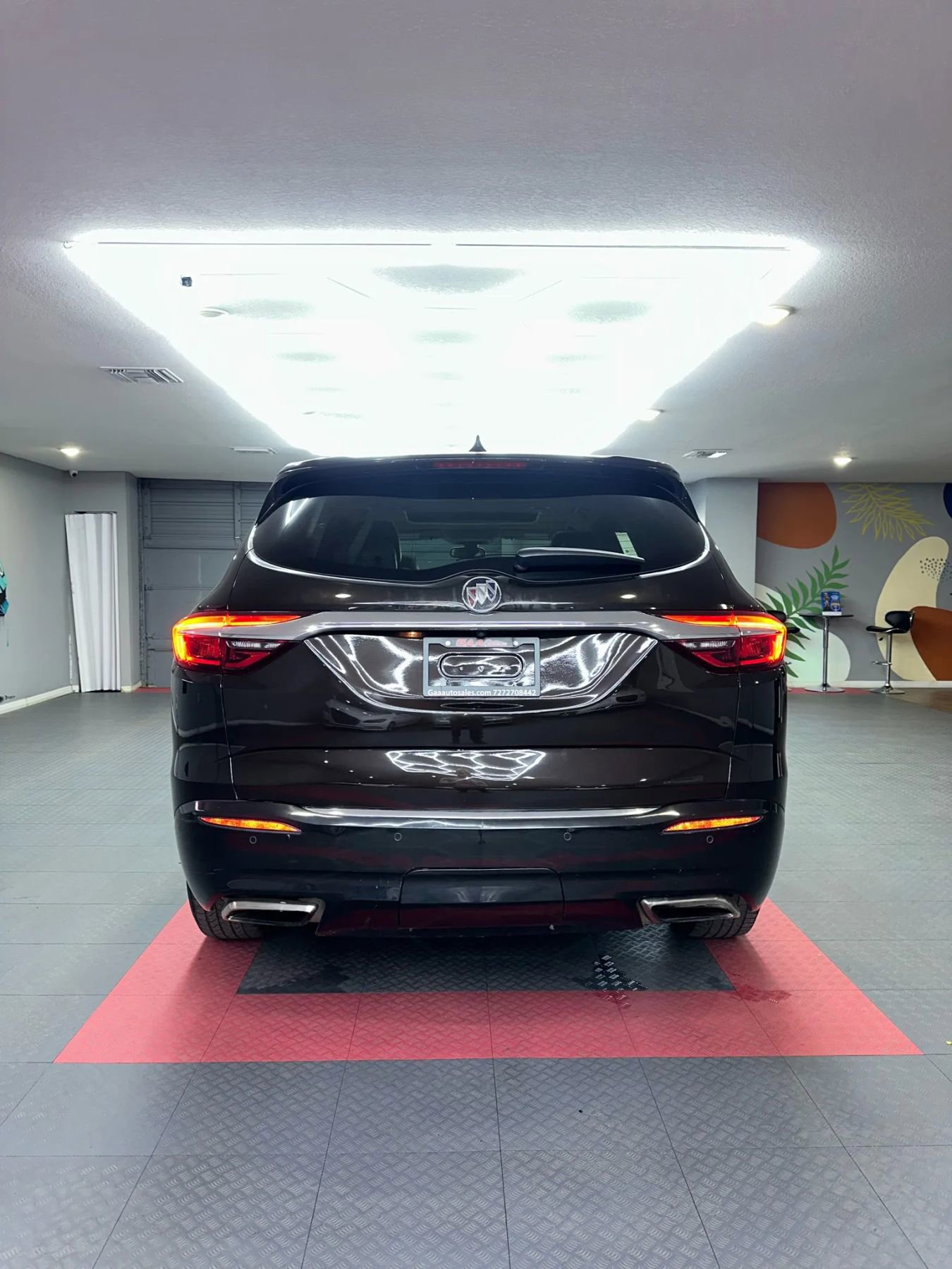 Used 2018 Buick Enclave Essence image 5